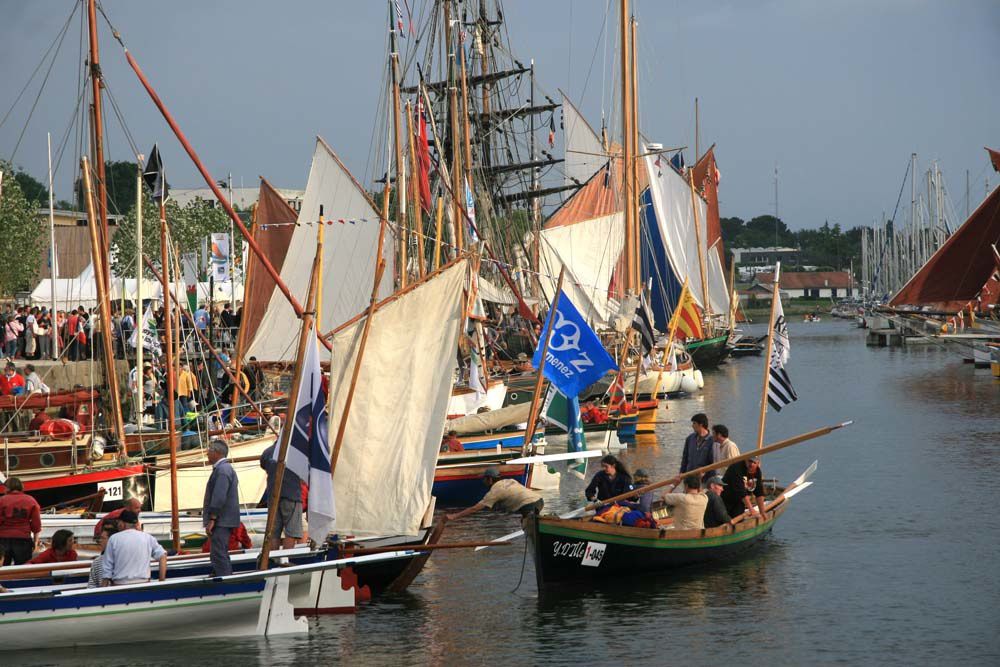 Semaine du Golfe 2009 - Les photos de la grande parade des voiliers de pêche et de travail de la semaine du Golfe du Morbihan - 23 Mai 2009 - Port de Vannes