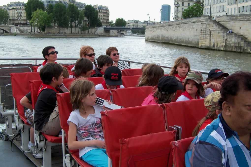 Comment tout voir et tout faire à Paris en 4 jours avec 28 enfants?
Même le guide du routard ne l'explique pas! 
Et pourtant si, c'est possible...
