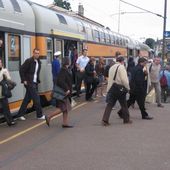 SNCF: ou "Comment le gouvernement veut nous faire préférer le bus au train"